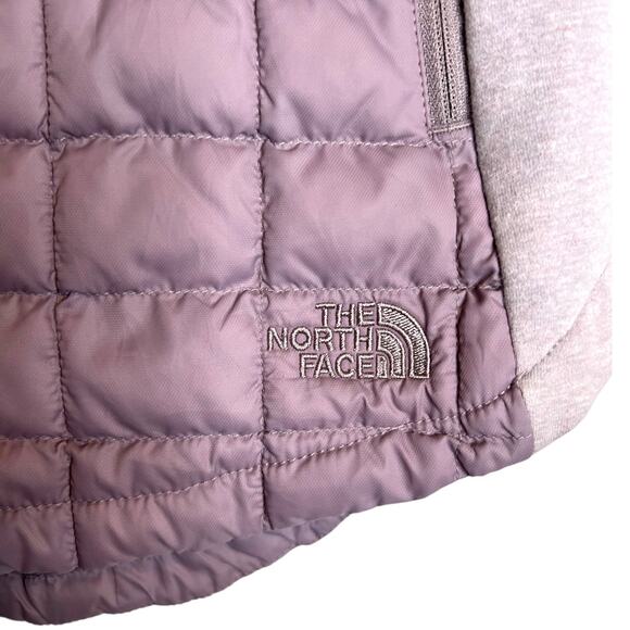 TNF Thermoball Quilted Insulated Hooded Softshell Vest in Purple Women's Small - Picture 4 of 15